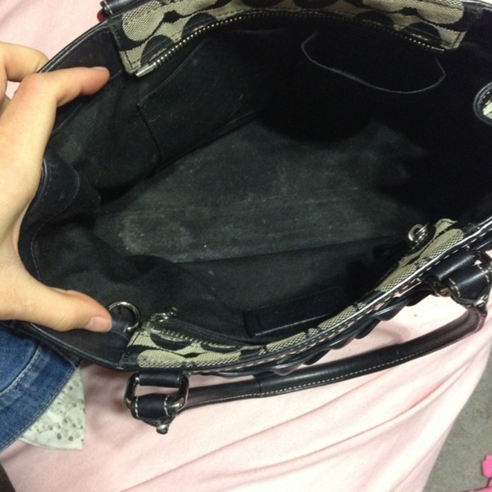 Authentic Coach purse - Picture 4 of 4
